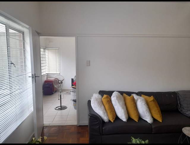 1 BEDROOM FLAT RENTED IN ESSENWOOD